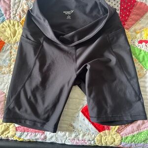 Old Navy Black High-Rise Mid-Length Bike Shorts